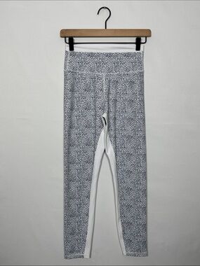 WAP131 {AllFenix} Black White Leopard Cheetah Print High Rise Leggings